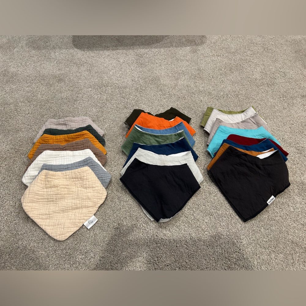 Lot of 22 bibs!
